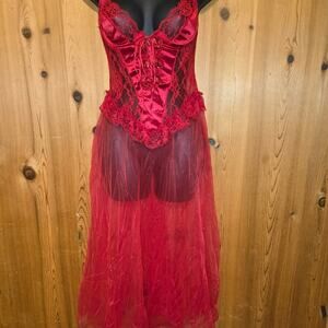 Lipstick red nightgown by